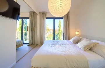 2-Bedroom House in Malinska with Heated Pool