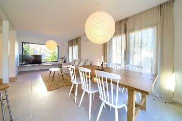 2-Bedroom House in Malinska with Heated Pool