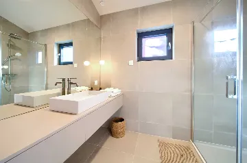 2-Bedroom House in Malinska with Heated Pool