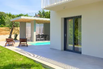 2-Bedroom House in Malinska with Heated Pool