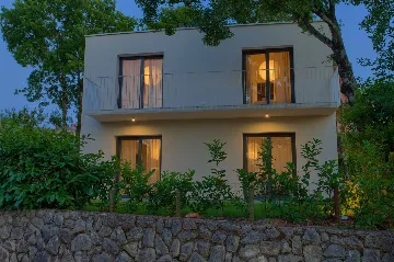 2-Bedroom House in Malinska with Heated Pool