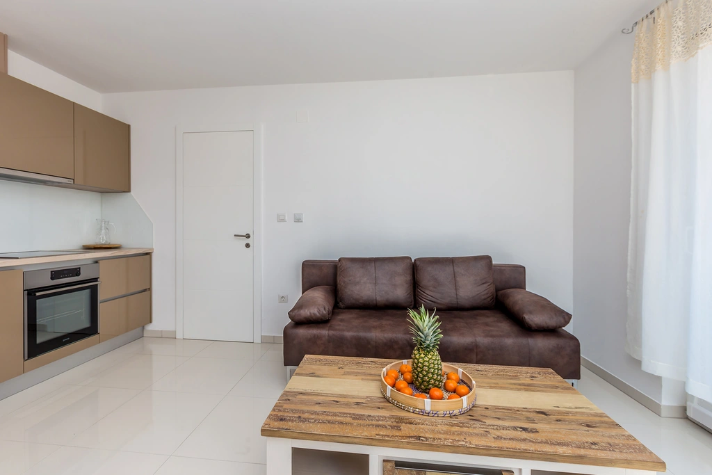 Two-Bedroom Apartment in Njivice for Up to 5