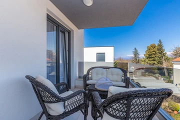 Two-Bedroom Apartment in Njivice for Up to 5