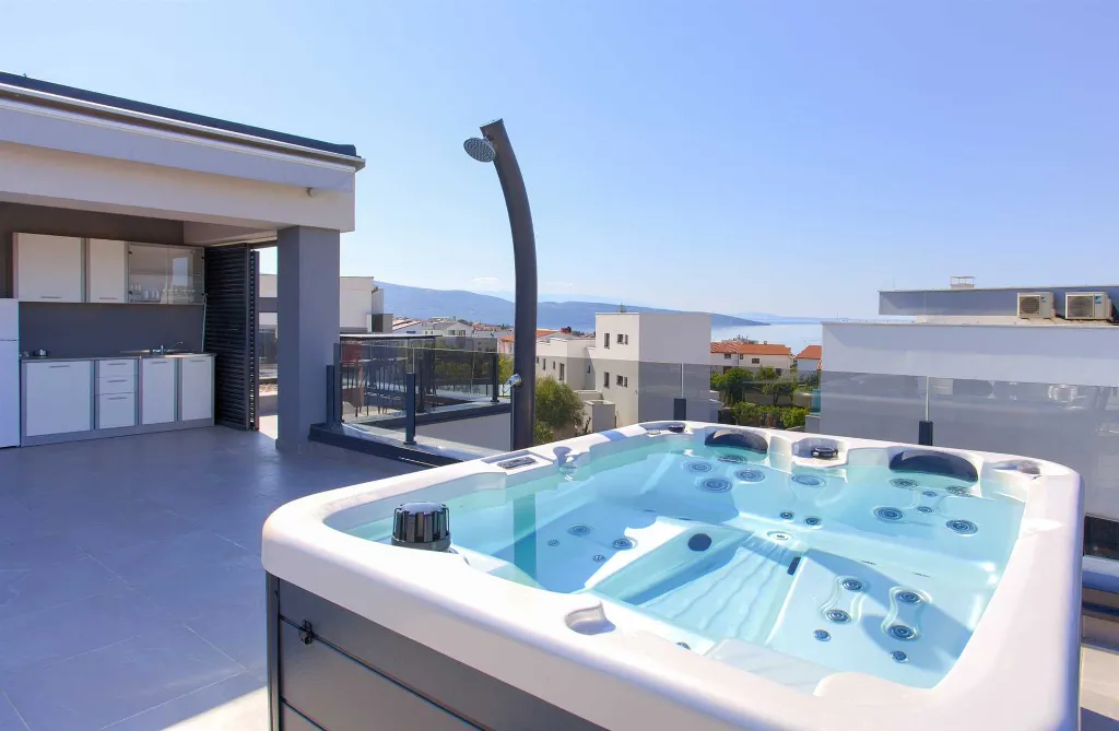 Krk 2-Bedroom Apartment with Sea View Terrace