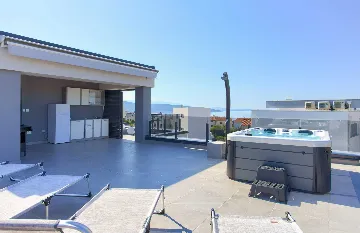 Krk 2-Bedroom Apartment with Sea View Terrace