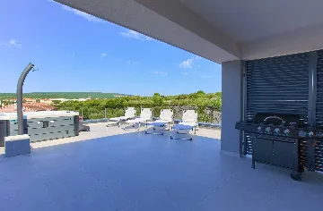 Krk 2-Bedroom Apartment with Sea View Terrace