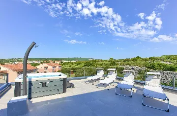 Krk 2-Bedroom Apartment with Sea View Terrace