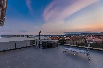 Krk 2-Bedroom Apartment with Sea View Terrace