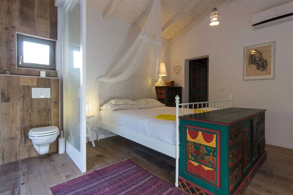 House with Pool in Bajčići for 4 Guests