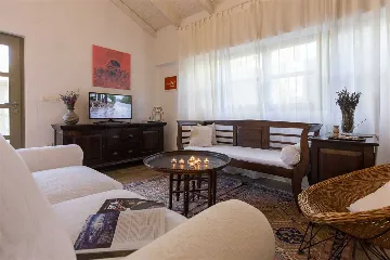 House with Pool in Bajčići for 4 Guests