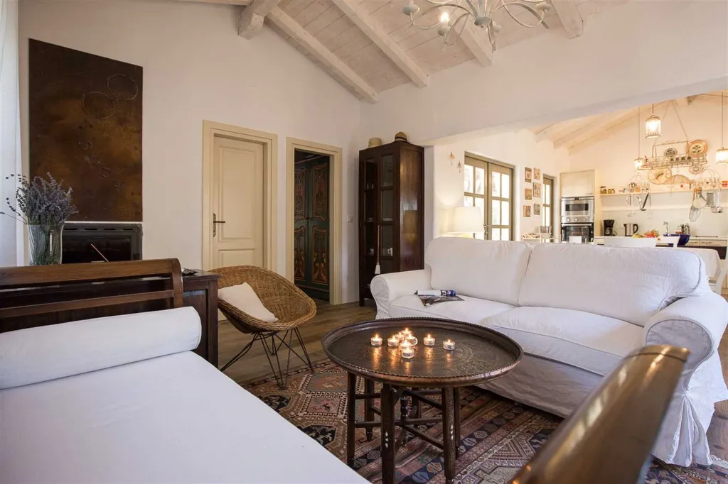 House with Pool in Bajčići for 4 Guests