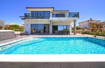 Linardići Villa with Heated Pool for 8 Guests