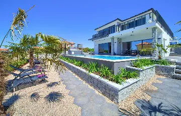 Linardići Villa with Heated Pool for 8 Guests