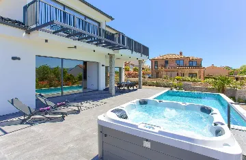 Linardići Villa with Heated Pool for 8 Guests