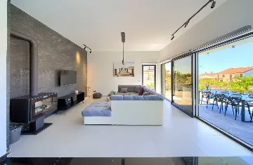 Linardići Villa with Heated Pool for 8 Guests