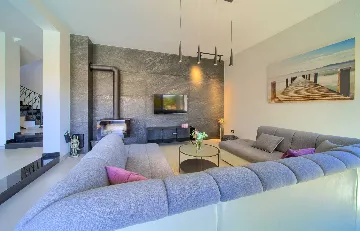 Linardići Villa with Heated Pool for 8 Guests