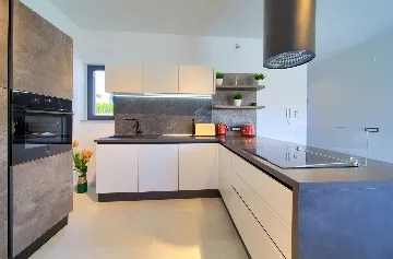 Linardići Villa with Heated Pool for 8 Guests