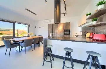 Linardići Villa with Heated Pool for 8 Guests