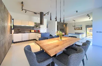 Linardići Villa with Heated Pool for 8 Guests