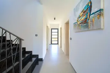 Linardići Villa with Heated Pool for 8 Guests