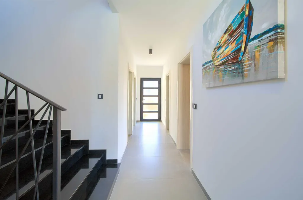 Linardići Villa with Heated Pool for 8 Guests