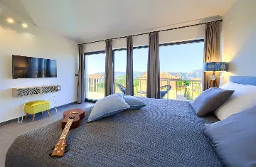 Linardići Villa with Heated Pool for 8 Guests