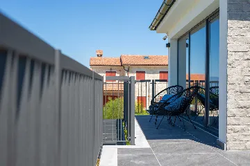 Linardići Villa with Heated Pool for 8 Guests