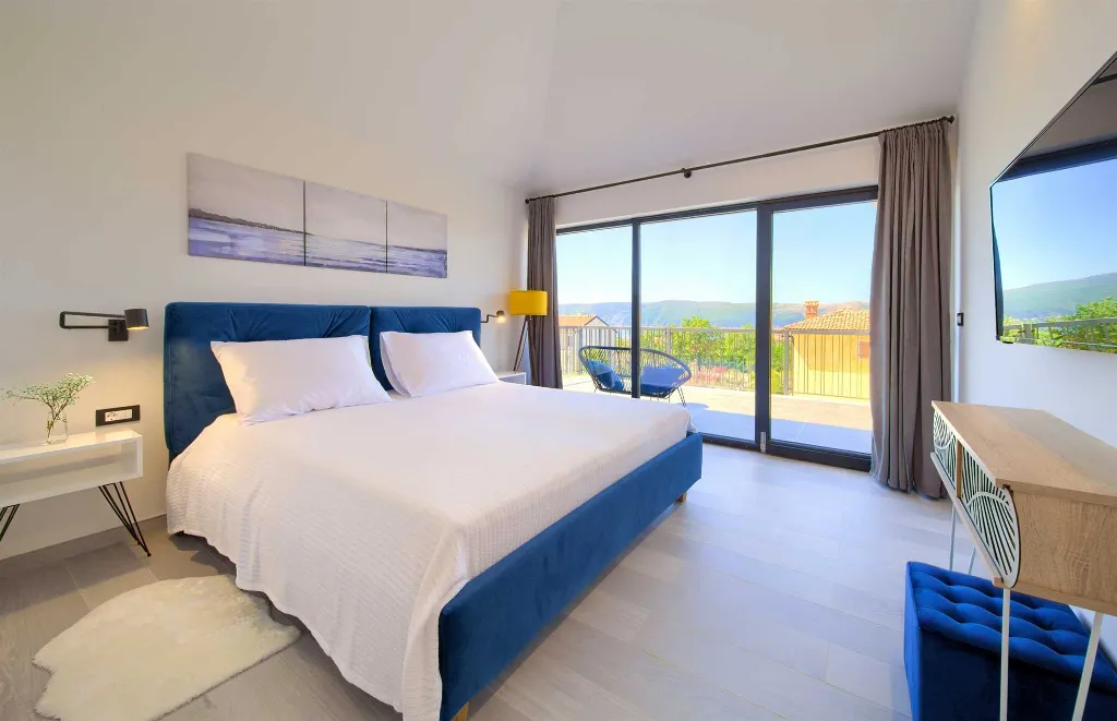 Linardići Villa with Heated Pool for 8 Guests