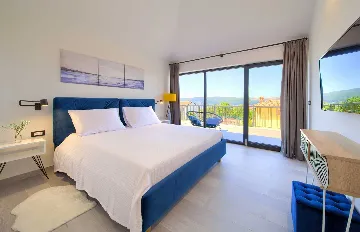 Linardići Villa with Heated Pool for 8 Guests