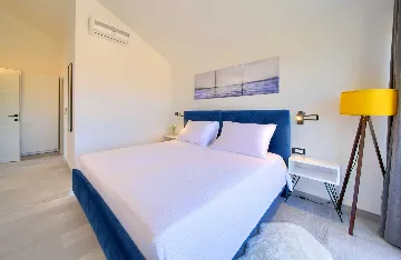 Linardići Villa with Heated Pool for 8 Guests