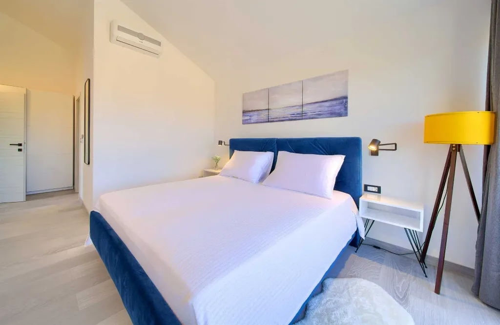 Linardići Villa with Heated Pool for 8 Guests