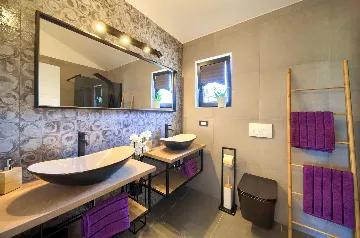 Linardići Villa with Heated Pool for 8 Guests