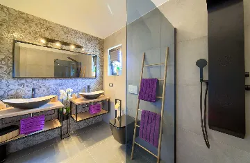 Linardići Villa with Heated Pool for 8 Guests