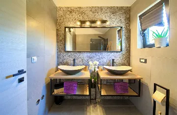 Linardići Villa with Heated Pool for 8 Guests