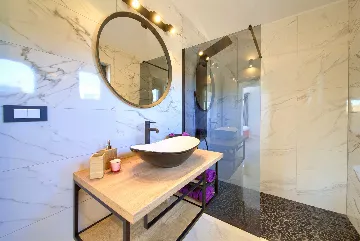 Linardići Villa with Heated Pool for 8 Guests