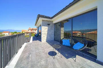 Linardići Villa with Heated Pool for 8 Guests