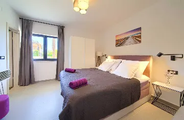 Linardići Villa with Heated Pool for 8 Guests