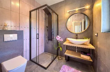 Linardići Villa with Heated Pool for 8 Guests