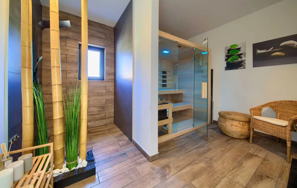 Linardići Villa with Heated Pool for 8 Guests