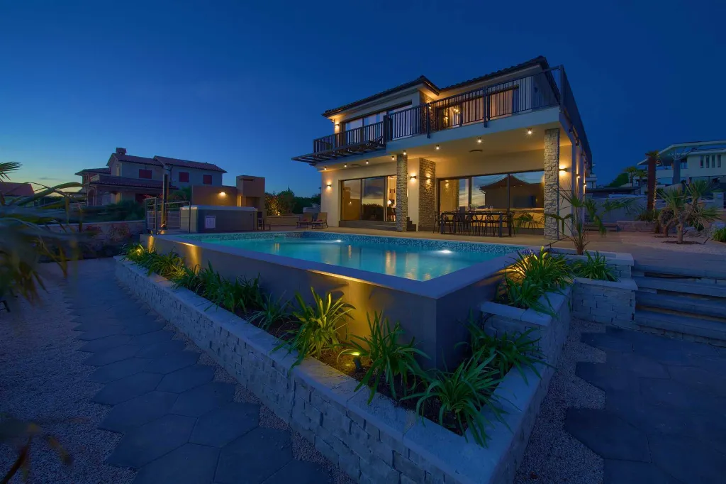 Linardići Villa with Heated Pool for 8 Guests