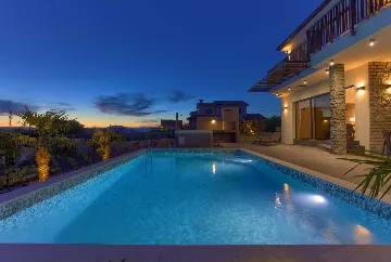 Linardići Villa with Heated Pool for 8 Guests