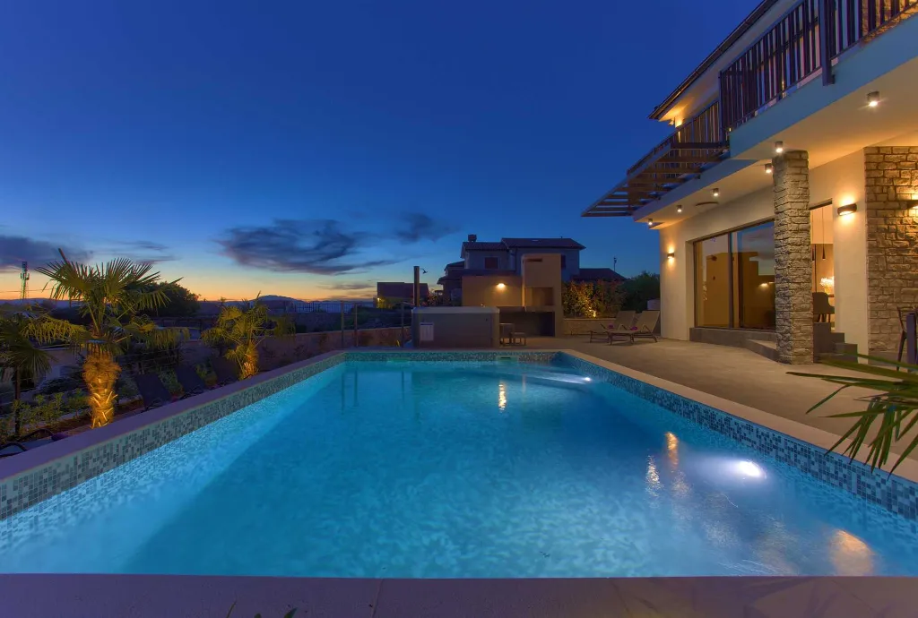 Linardići Villa with Heated Pool for 8 Guests