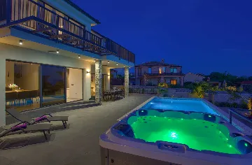 Linardići Villa with Heated Pool for 8 Guests