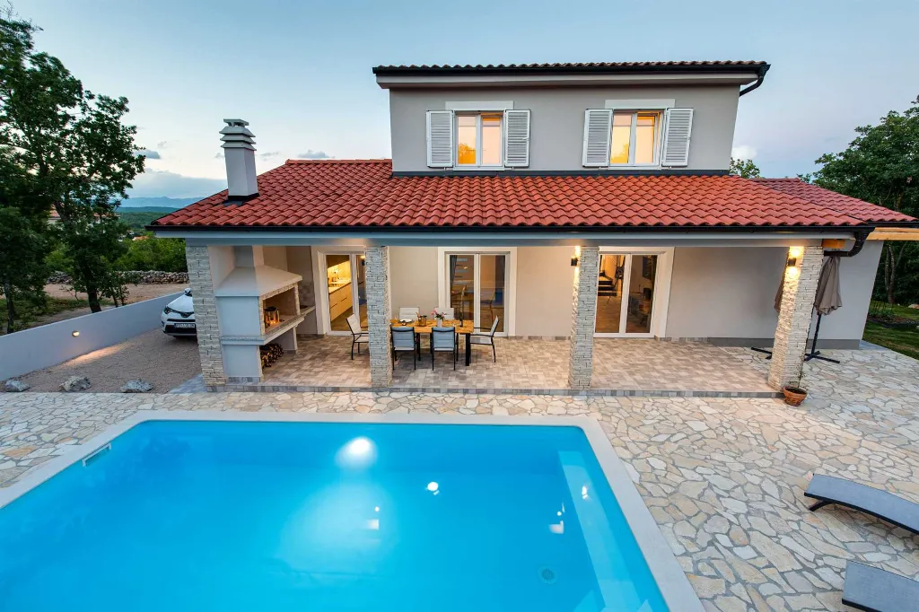 3-Bedroom Holiday House in Vrh for 6 Guests