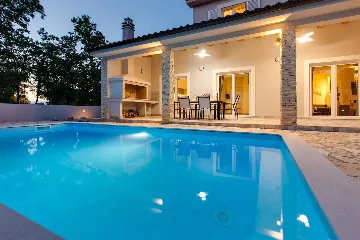 3-Bedroom Holiday House in Vrh for 6 Guests