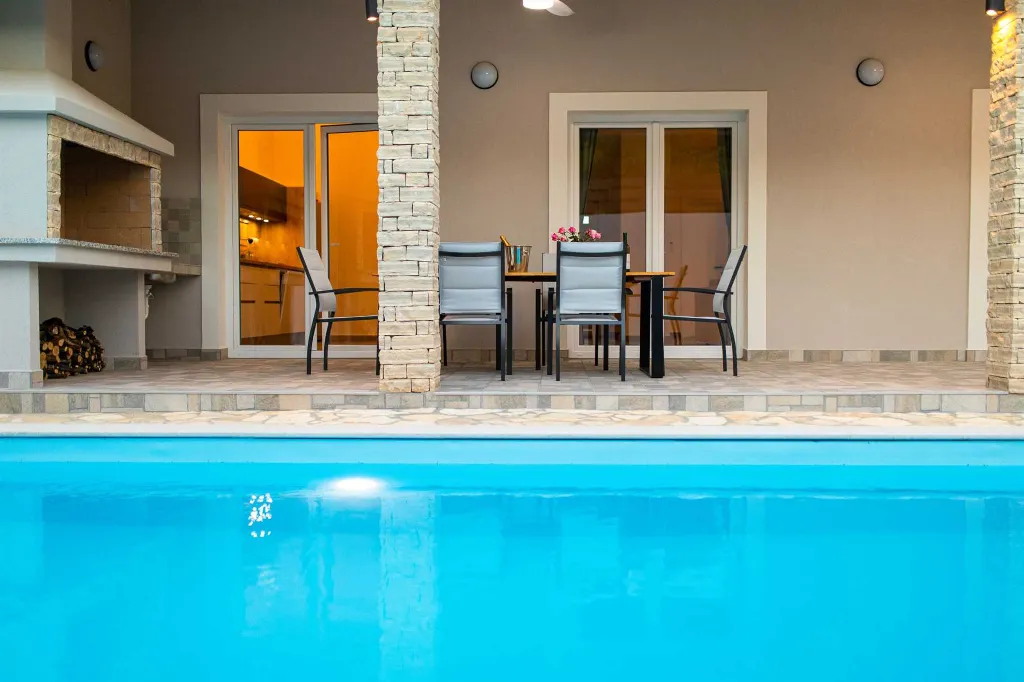3-Bedroom Holiday House in Vrh for 6 Guests