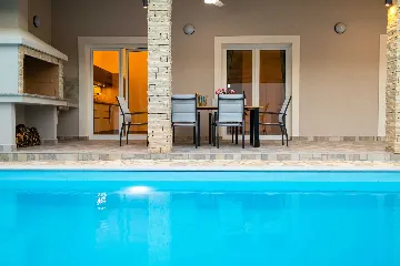 3-Bedroom Holiday House in Vrh for 6 Guests