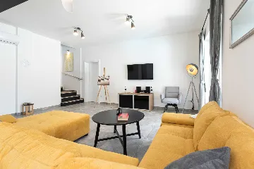 3-Bedroom Holiday House in Vrh for 6 Guests