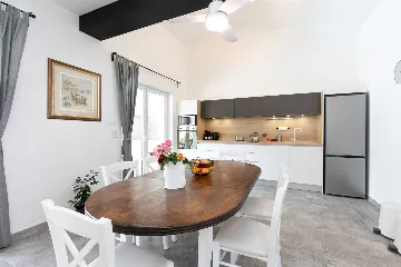 3-Bedroom Holiday House in Vrh for 6 Guests