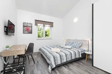 3-Bedroom Holiday House in Vrh for 6 Guests